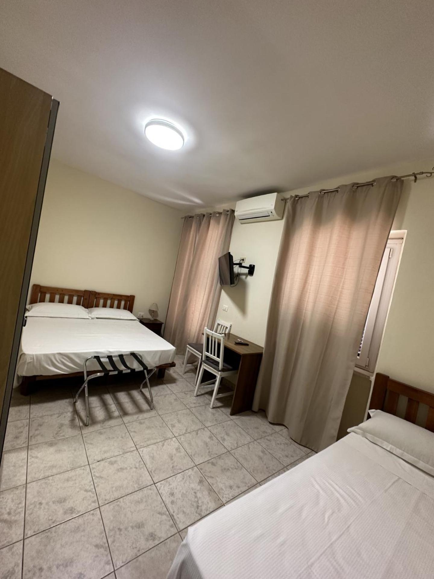 Hotel Le Rose Тиволи-Терме Экстерьер фото